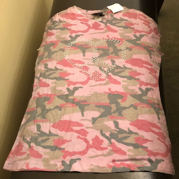 Questions Tops - Camouflage T Shirt